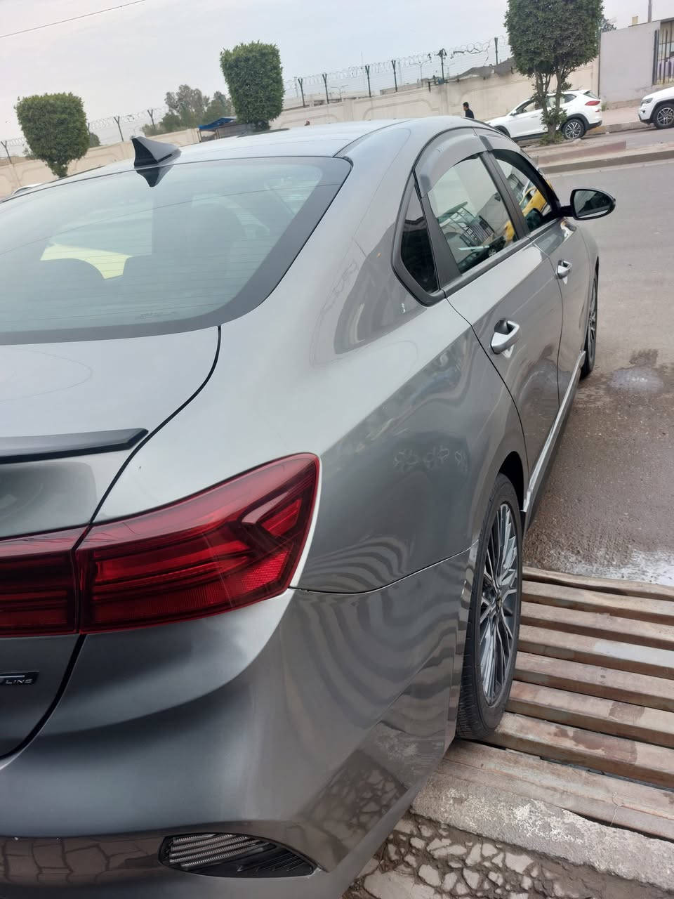 سلام عليكم شباب كيا فورتي موديل ٢٠٢٤ فول مواصفات فتحه سقف +بصمه السياره ماشيه ١٨ الف  الشراي يتصل ***********  السعر ١٦٥ وبيه مجال
