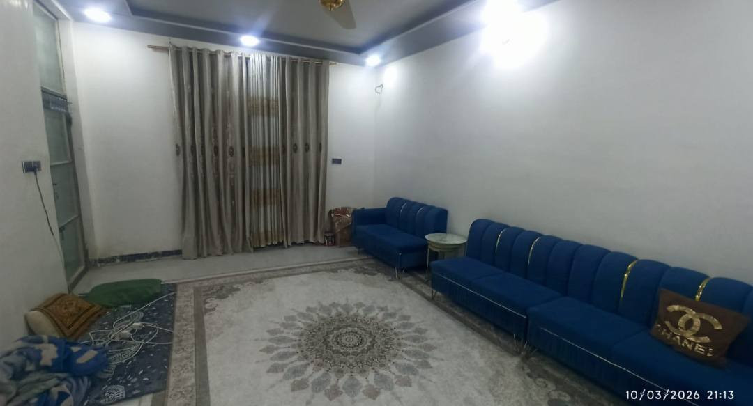 سلام عليكم بيت للبيع زراعي مقابل قريه ملحق الغديرعامود 327جهه ياحسين  سند 25 قابل للتطويب  مساحه 140 سعر ب60وبببي مجال  .......  
البناء غرفتين قياس 3*4وصاله 4*6 واستقبال 4*6ومطبخ وتخاريج داخليه وخارجيه السقوف كلها ثانويه الغرف مربعات والصاله والاستقبال اشرطه شغل درجه اولى قريب سوك والمدارس جهه المواكب المنطقة زين وجيران خوش جيران اي ستفسار!سبب البيع يريدون مكان أكبر...
***********
