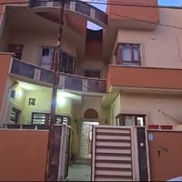 حي الفلاح الأولى • ١٠٠م • ٣ غرف