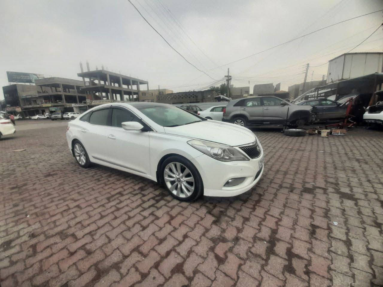 للبيع ازيرا ٢٠١٤ خليجي vip محرك 6 سلندر   بأسمي رقم مميز
السنويه مجدده لل٢٠٢٩ وهزه بعده مساقطه

بصمه ابواب بصمه تشغيل مواصفات ال vip معروفه  

بيه قطعه رش جاملغ خلفي  بدون دواخل شرط موجوده بالمنشور  قبل لا اسويه صورته 

وباب سايق مبدل وكاله طبق الاصل بدون دواخل اثر ماطور هي واكفه دعمه 

 كير/ ممفتوح بلاد شركه
المحرك //فقط كازكيت وشتغلته  وشغل درجه اولى مسويله بوش لاتنقيص لاتبخير 

السعر /١٣٥ 

للاستفسار الاتصال او مراسله واتساب/*********** المكان الرمادي
