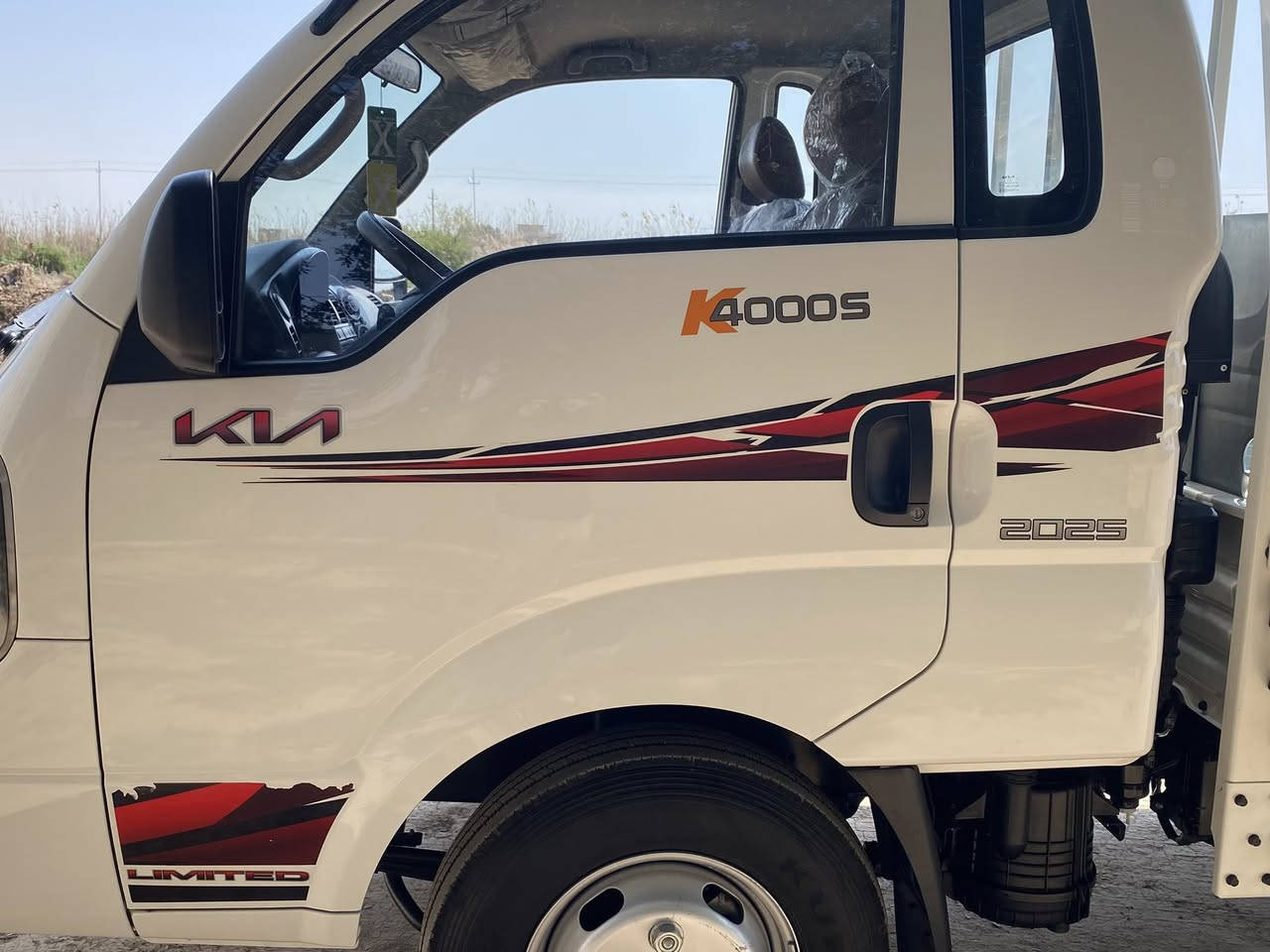 السلام عليكم كيا فحل 2025للبيع سياره جديده مكفوله تحويل ثاني يوم رقم بغداد تحويره 14وستد 27 تخم تاير لاسه تركي السعر 210
***********
