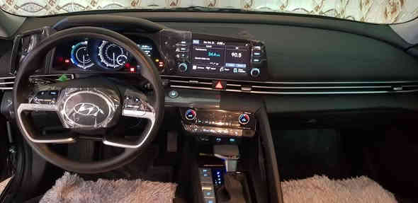 السلام وعليكم شباب 
النترا هايبرد  2023 وارد أمريكي مكينه 1600 هايبرد  حادثها بسيط جدا موضح بصور  صبغ جاملغ مبدل نفس لون وحافه البنيد فقط    ماشيه 40الف سياره جديده  رادارات 360 درجه بصمه تشغيل لايت ٣ عدسات 
باقي المواصفات معروفه  مكاني بغداد الكرخ  الشعله
سعرها 162 وبيها مجال بسمي رقم جديد 
للاتصال ***********
