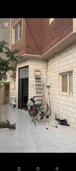 أسلام عليكم ورحمة ألله وبركاته🌹
الاستفسار : ***********

توفر أرض مع دار سكن طابقين 🏭
سنة البناء 2023
ألمساحه الكليه 600م
ركن على شارعين
كل شارع 10م
جميع لخدمات متوفره
على نهر جاري قريب على شط لعرب
يبعد مسافه 100م عن شط لعرب رئيسي

أرض حلو مرتبه مزروعه أنواع نخيل
محتويات البيت ⬇️
بستان + كراج
دوانيه
صالتين
غرف نوم عدد 6 نضام سويت
مطبخ حار بارد
صحيات خارجي وداخلي

نوع العقار : طابو زراعي ملك صرف عراقي سند 25
العنوان : البصرة محيله

السعر : 325 وبي مجال
الاستفسار : ***********
