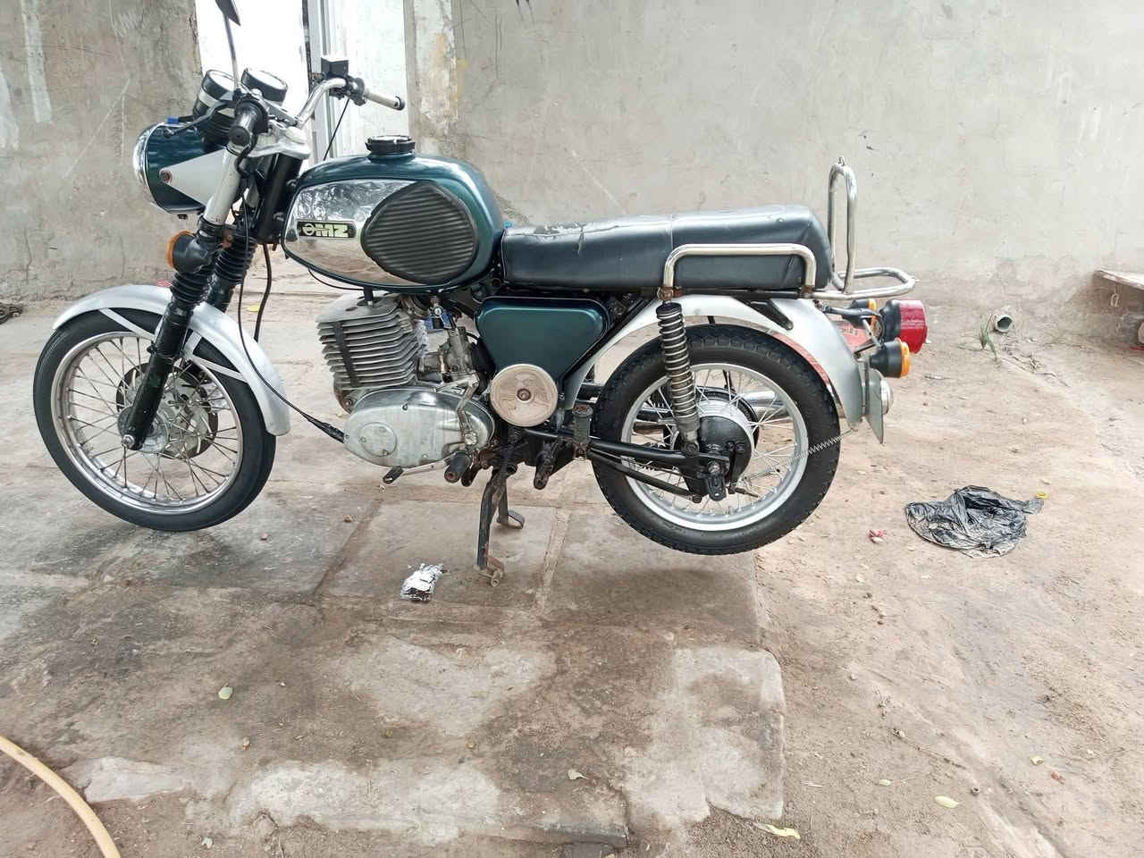 السلام عليكم 
امزت 81 كص 3 للبيع دراجة ستوة معمرة من البرغي لاخر حباية بجيس دراجة 
كلك مكفولة سرقة وكلشي دراجة بجيس معنى الكلمة 
الشراء يجي خاص


**إذا كنت صاحب هذا الإعلان وتريد حذفه لأي سبب، رجاءا أرسل رسالة إلى الدعم الفني**