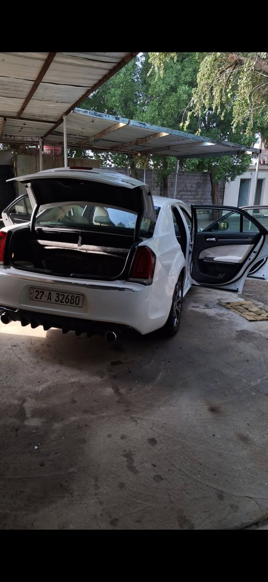 مرحبا شباب 
كرايسلر ٢٠١٧ مرمز ٢٠٢١ تو ويل 
ماشيه ١٢٠ سيارة نظيفة 
حادثهه جدا بسيط بدون داخل بدون ايرباك حافة البنيد 
مواصفاتهه معروفة 
السعر ١٨٥ وبيهه مجال بسيط للناس الطيبة
العنوان ذي قار الشطرة
***********
