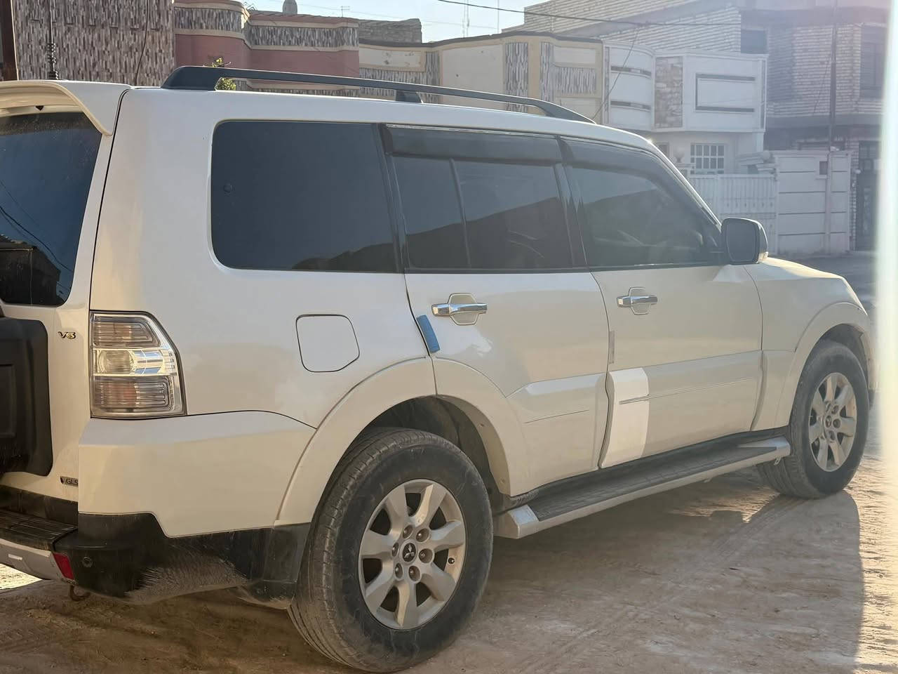 السلام عليكم 

 باجيرو 2009خليجي

 ( حبتور ) فول مواصفات ١ / ١
لون صدفي

رقم أنبار مميز (٣) ارقام إنكليزي باأسمي هزه جديده. 2031

محدث بجم 2016

محرك 3000

فتحة سلايد

تخم تاير 

تحكم ستيرن كامل

حساسات خلفيه

 اشاير بلمري مري شفط

٧ راكب ٣ قطع تبريد مركزي

سستم صوت 12 سماعه 

كشنات كهرباء جلد

لايت زنون

وياهه صافوره

فدراليات 

السعر: 120 بيهه مجال بسيط  

العنوان :  بغداد

*********** 

للتواصل خاص او اتصال
