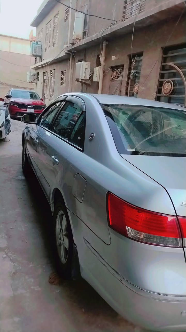السلام عليكم شباب سوناتا 2011 سياره جديده كلش مقفوله كفاله عامه رقم بصره باسمي تحويل ثاني ماكينه 2000 وارد كوري ***********
