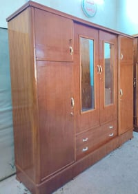 كنتور ٤ ابواب دنك نضيف كله صبغ تلميع يدات سويجات كله جديده مكاني بغداد...