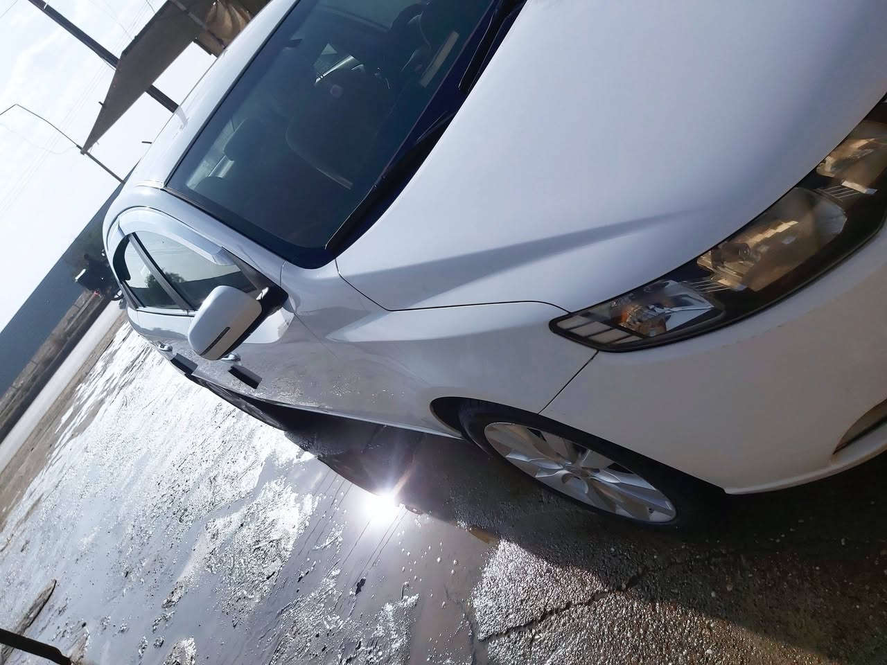 السلام عليكم 
سيراتوا موديل 2012
كفالة عدة طخة خفيف جوة رقم الجنطة فقط والباقي مكفول ماشية 127 رقم سليمانية سنوية لسنة 2027 
مواصفاتها اشاير بالمري ومري شفط  تحكمات استيرن شفتات تدفئه وتبريد السيارة جاهزه ماناقصها شي  والسونار موجود خاص المكان صلاح الدين سامراء ***********
السعر ١١٥ وبيها مجال للشراي
