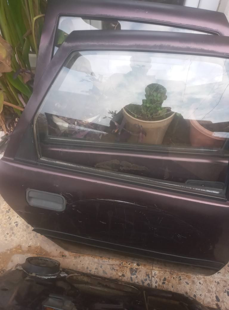 سلام عليكم غراض اوبل فكترا 
‏ثلاث ابواب،بيهن جامات (2) خلفيات 
‏(1) امامي جهت السايق 
‏+تك جاملغ امامي جهت السايق+
‏بوند+تك بك ليت
‏.........
‏السعر 170 بيهن مجال
‏***********
‏***********
‏العنوان موصل حي عدن
‏ 
‏
