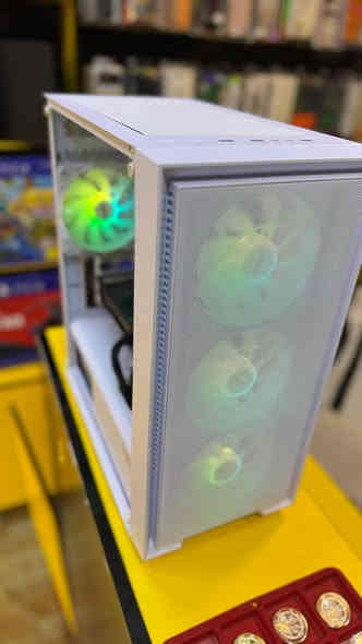 للبيع تجميعة جاهزة وبسعر 650,000 دينار فقط 💻🔥
حالة ممتازة ✔️
توصيل متوفر لكل المحافظات 🚚

المواصفات:
 • R5 5600G المعالج
 • RAM 16GB 3200MHz
 • B450 Gigabyte مذربورد
 • RTX 2060 Palit 12GB كرت شاشة
 • 550W بور سبلاي
 • M.2 120GB SSD
 • HDD 500GB

رقم التواصل: ***********
