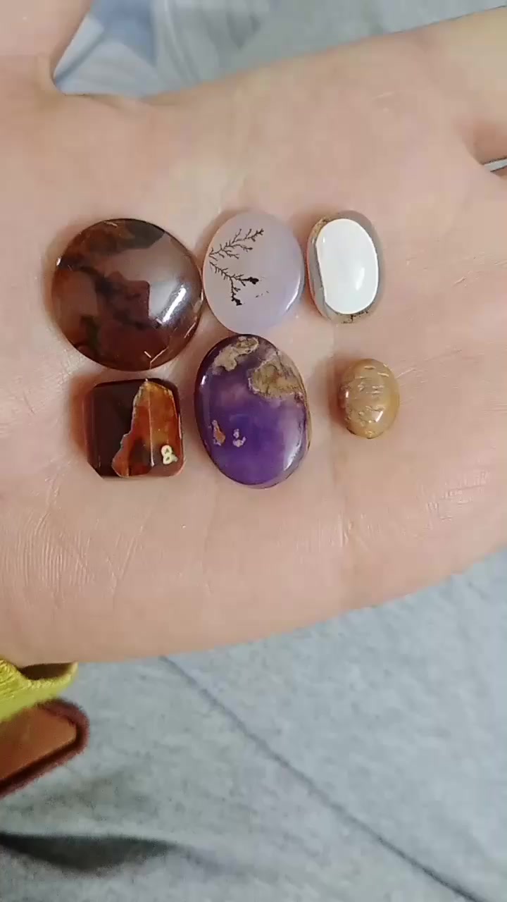 عقيق يماني  ( شجري ، بنفسجي )
جزع يماني 
اوبال 
للبيع


**إذا كنت صاحب هذا الإعلان وتريد حذفه لأي سبب، رجاءا أرسل رسالة إلى الدعم الفني**