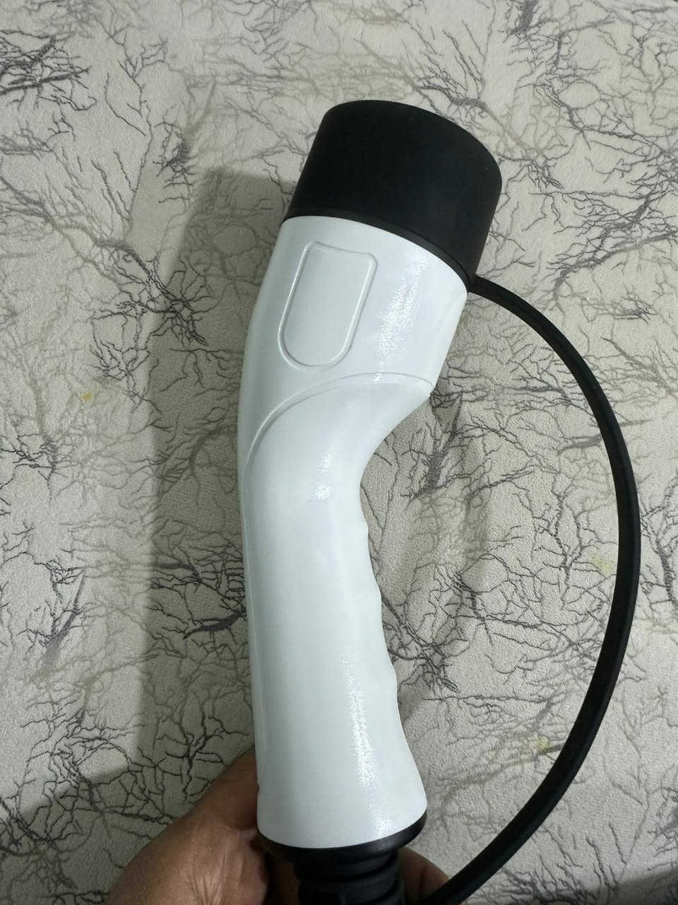 اخوان عندي هاي الشاحنه للبيع اصليه وثكيله وكيبلهه طويه وبيهه شاشه وتتحكم بالامبير وتوقتهه وتقيس الفولت والامبير وتدعم لحد 3KW
اريدهه نهايتهه 75 الف 
***********
