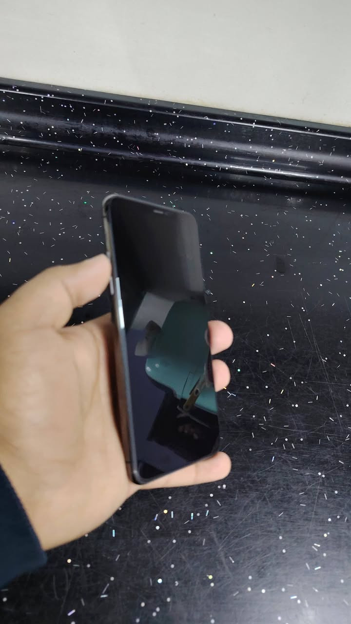 ١١ برو ماكس جهاز نضيف كلشي شغال بيه فقط مبدل بطاريه ١٠٠ فيس ايدي كلشي شغال ذكرته ٢٥٦ بدون غراض فقط جهاز مكاني كربلاء سعره ٣٢٥ وبيه مجال ***********وتساب
