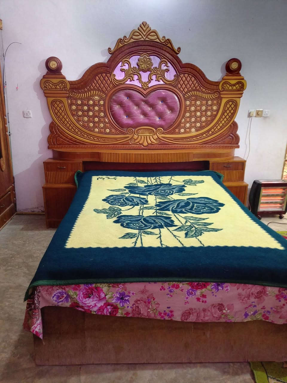 غرفه للبيع راسلوني على رقم ***********
