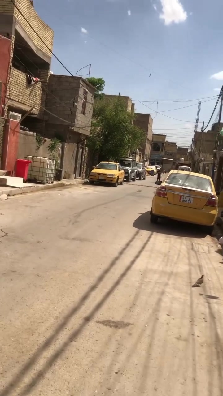 السلام عليكم ورحمة الله "
دار للبيع 🏠
المساحة 100م واجه 5.5م ونزال 16.5م

موقع البيت 📍
سبع قصور - شارع ابو علي - فرع شارع 10 - المربع الاول 

بناء البيت - رفت قاط ونص طابوك جمهوري صب بناء جديد .+ مجاري مع رفت كاملة 
حمام فوك وحمام جوه كاملات مجاري + واصلة مي وكهرباء + الغرفة والبيتونه صاعدات ع نص 

البيت واقع حال + نقصه بسيط 
يعتبر هيكل قيد الانشاء

سعر البيت 75 مليون وبي مجال بسيط 

اي ستفسار : ***********
واتساب + فيسبوك
