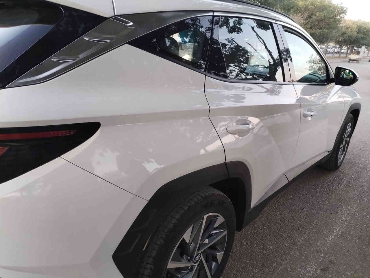 تكسون ٢٠٢٣ ماشيه ٢٢ الف موصفات فول ماعدا فتحه كوشن جلد بصمه   سعره 215 وبیه مجال مکان السیاره خانقین اتصال علی الرقم ***********
