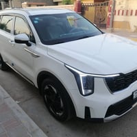 سورينتو ٢٠٢٤ • محرك ٣٥٠٠ • ماشيه ٢٢٠٠٠