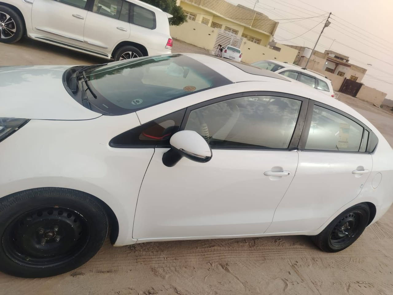 السلام عليكم. كيا ريو 2012 خليجي مكفولة من الصبغ بيه تبديل جاملغات الأمامية والبنيد اصليات رقم بصرة وانكليزي راعيه يمي بناصريه سنوية لغاية 2030 محرك ١٦٠٠  لاتنقيص ولادوانز السعر 80 مكان ناصريه الاتصال على الرقم ***********
