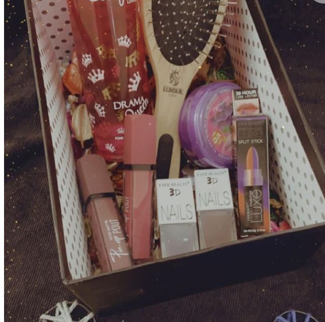 سلام عليكم 
متوفر هدايا من اختياركم بمناسبة عيد الأم ويتوفر توصيل الحجز على الخاص وكل الهلا
حساب الانستكرام وردة ود rose_of_love_369


**إذا كنت صاحب هذا الإعلان وتريد حذفه لأي سبب، رجاءا أرسل رسالة إلى الدعم الفني**