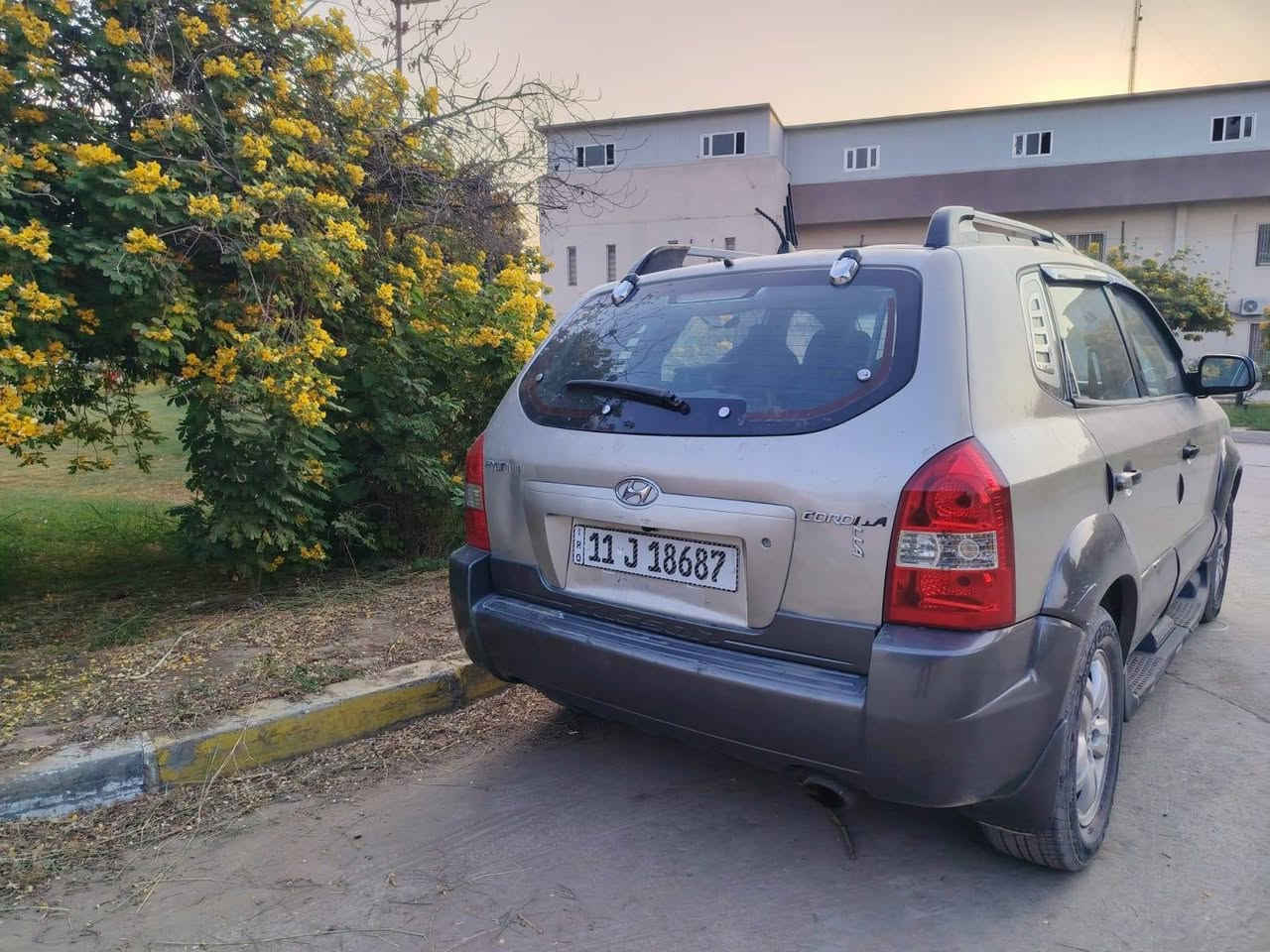 السلام عليكم ورحمة الله وبركاته
توسان 2009 سعر 95
بيع او مراوس 
 بغداد رقم انكليزي باسمي سنويه جديده
خليجي فول مواصفات فتحه سقف محرك 2000بلادي نضيف كير نضيف صدر امامي وخلفي جديد تبريد ثلج تخم تاير جدد
***********
