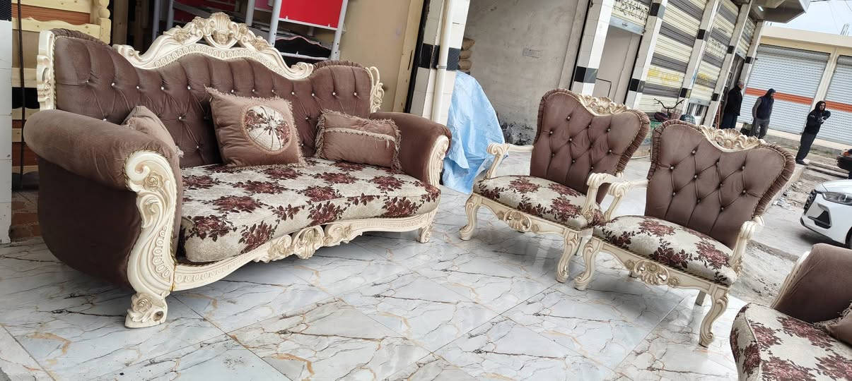 طخم قنفات ملكي اربع قطع يلزم ثمان نفرات نظيف اي عيب ما ابي 🔥🔥اقساط مــــريحه 🔥🔥
القساط لحاملي بطاقة الرافدين فقط
🛑مدة الاقساط (18)شهر بدون مقدمة🛑
الاقساط بدون مقدمة و بدون كفيل 
✅المشمولين الموظفين 
✅منتسبي الداخلية
✅متقاعد اصيل
✅الدفاع 
✅عقود
✅شرطة اتحادية 

 معرض ومعمل سند للبيع وشراء الاثاث المنزلي جديد ومستعمل داقوق سايدين العشاير قرب صيدليه النعيم دكتور خليل يوجد لدنيا تفصال قنفات وديوان حسب الطلب وباحدث الموديلات الاستفسار ***********@***********
