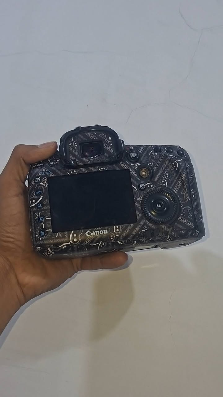 كامره كانون 5diii للبيع
ملحقات = بطاريه + جيلاتين احمر + شاحنه 
كلشي واضح بصوره ولفيديو 
السعر 600 وبيه مجال للشراي


**إذا كنت صاحب هذا الإعلان وتريد حذفه لأي سبب، رجاءا أرسل رسالة إلى الدعم الفني**