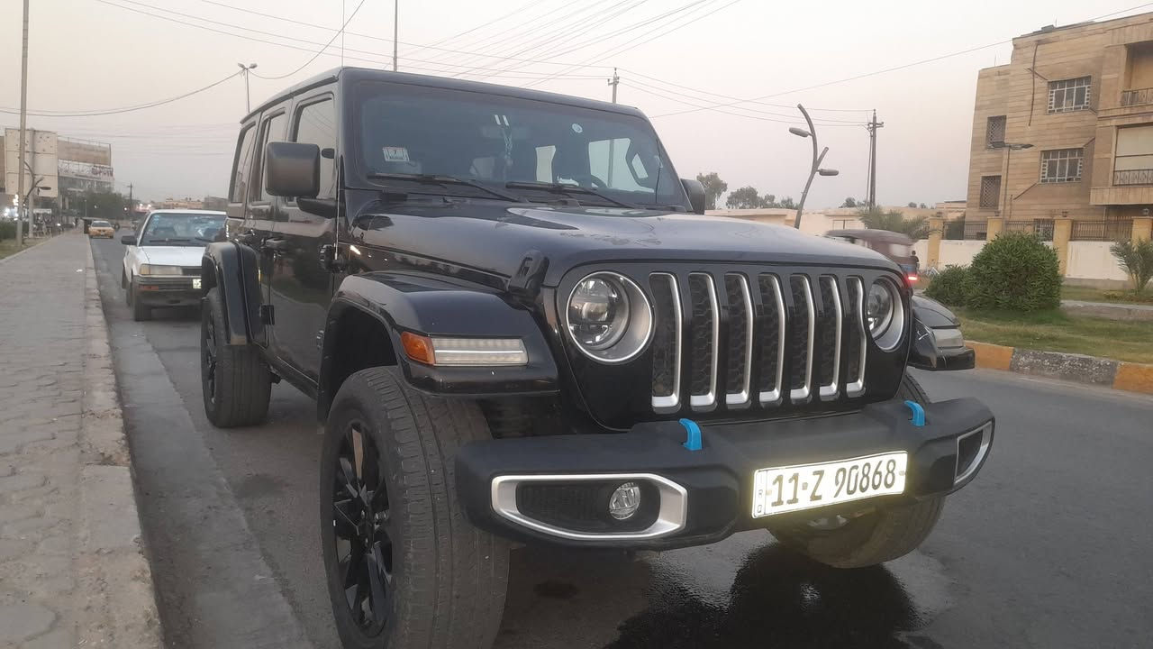 السياره  Jeep Wrangler 4Xe 2023 2.0L 4 plug-in

حجم المكينه : 2000 تيربو + هايبرد + بلكن شحن خارجي

القدرة الحصانية 375 حالة حال الهيمي 

الشحن يمشيك 30 ميل

المسافه المقطوعه : 27 الف ميل     

حادثها طخه بالبنيد حسب ماموضح بالصور   
           
رقم بغداد

#المواصفات 

1.قماره تتفصخ اصير كشف
2.بصمه 
3.لوكير
4.كشافات 
6.شحن خارجي
7.بك لايت لد 
8. شاشه
9.سستم صوت دمام خلفي + امامي 
10.لايتات زنون هايلوجين
11.كشنات جلد اسود بلادي 
12.سقف اسود بلادي
13 رقم *********** رقم راتساب
14سعر 225
15 رقم***********
16 لعنوان سياره بغداد
