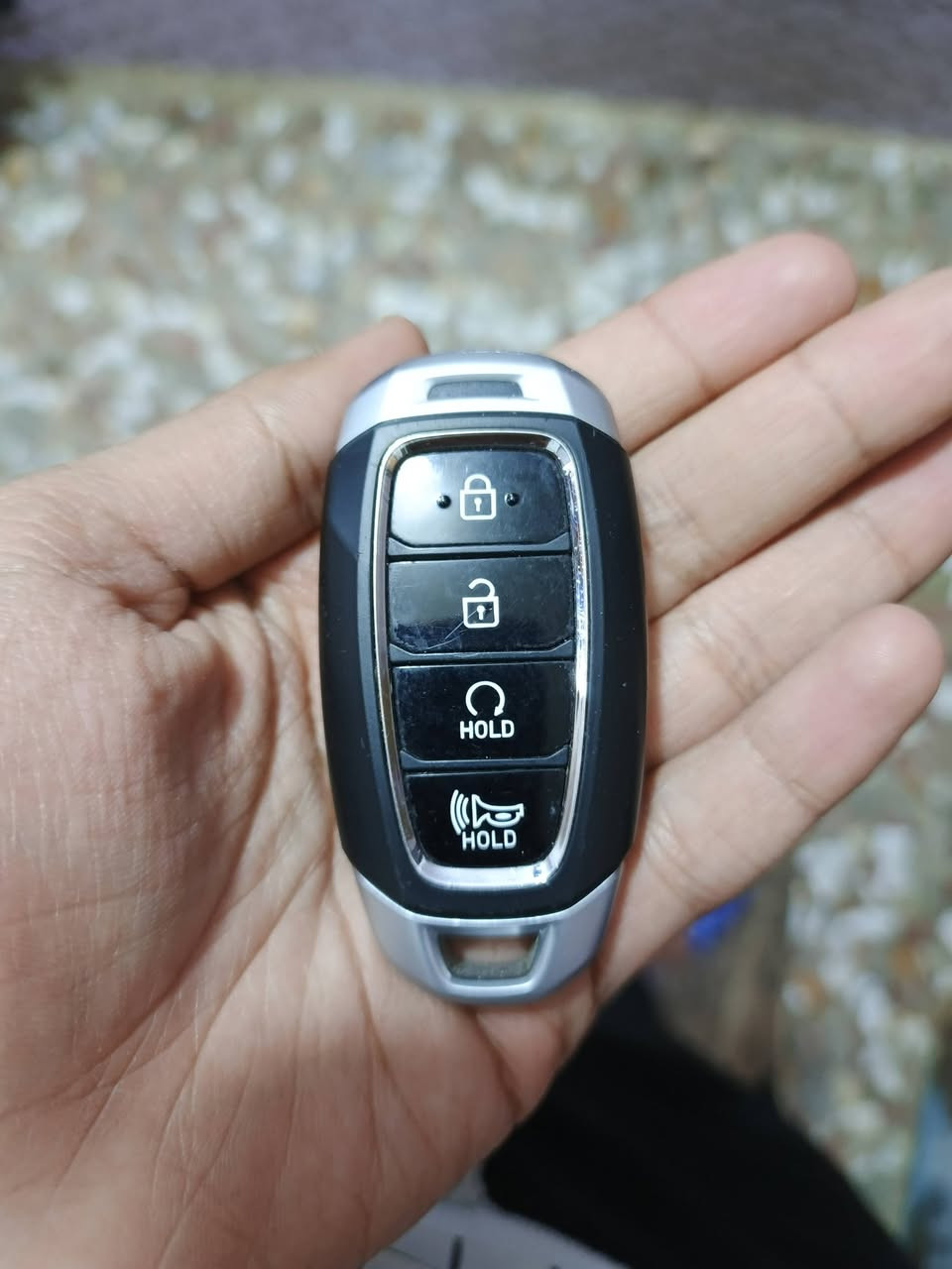 سلام عليكم فينو موديل 2024
حادث جاملغ مبدل وبنيد مصبوغ  نص من يمه السياره مكفوله من الغد والشاصي 19محرك 1600

دبل نوزل السياره فول مواصفات بصمه فتحه سقف رادارات اماميه وخلفي وجانبي شاشه كاربلي ويل كب 17

السياره بسمي هزه ورقم جديد السياره درهم ما تصرف عليه جاهزه مكان السياره بغداد البلديات شارع المرور السعر 142

وبيه مجال اتصال ***********
