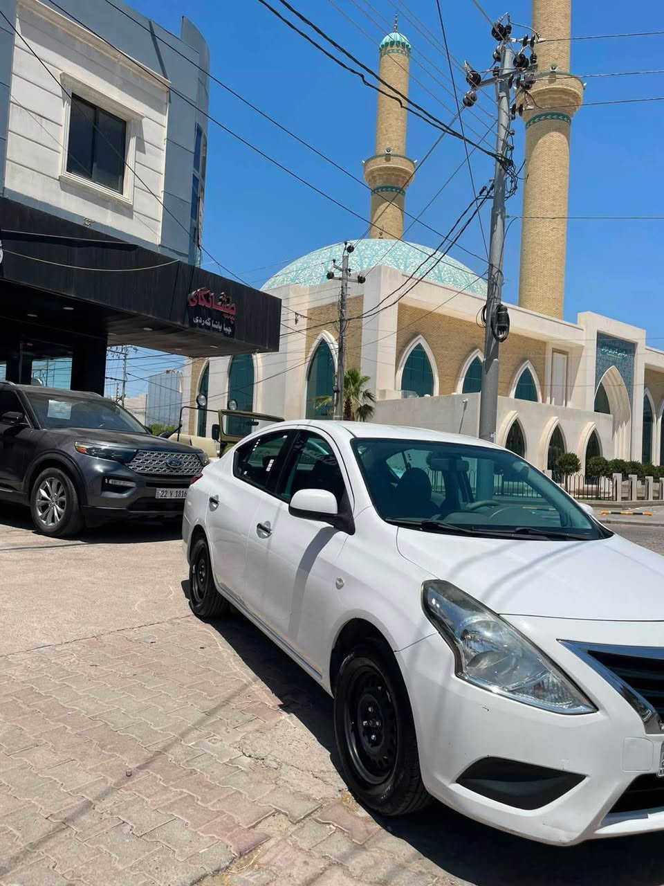 Sunny.     
Model       2021 

بێ سبوغ 
دەرگا و چاملغ بیلاد گۆڕاوە 
سێ جێگای بچووک تعدیل 
بێ ناو گرتن، بێ ئێڕباگ 
ڕۆیشتن ٢٠٠ هەزار کم 
ڕەقەم و سەنەوی ٢٠٣١
گێڕ و مەکینە کەپس 

نرخ / ٩٩ $
*********** أربيل, العراق
