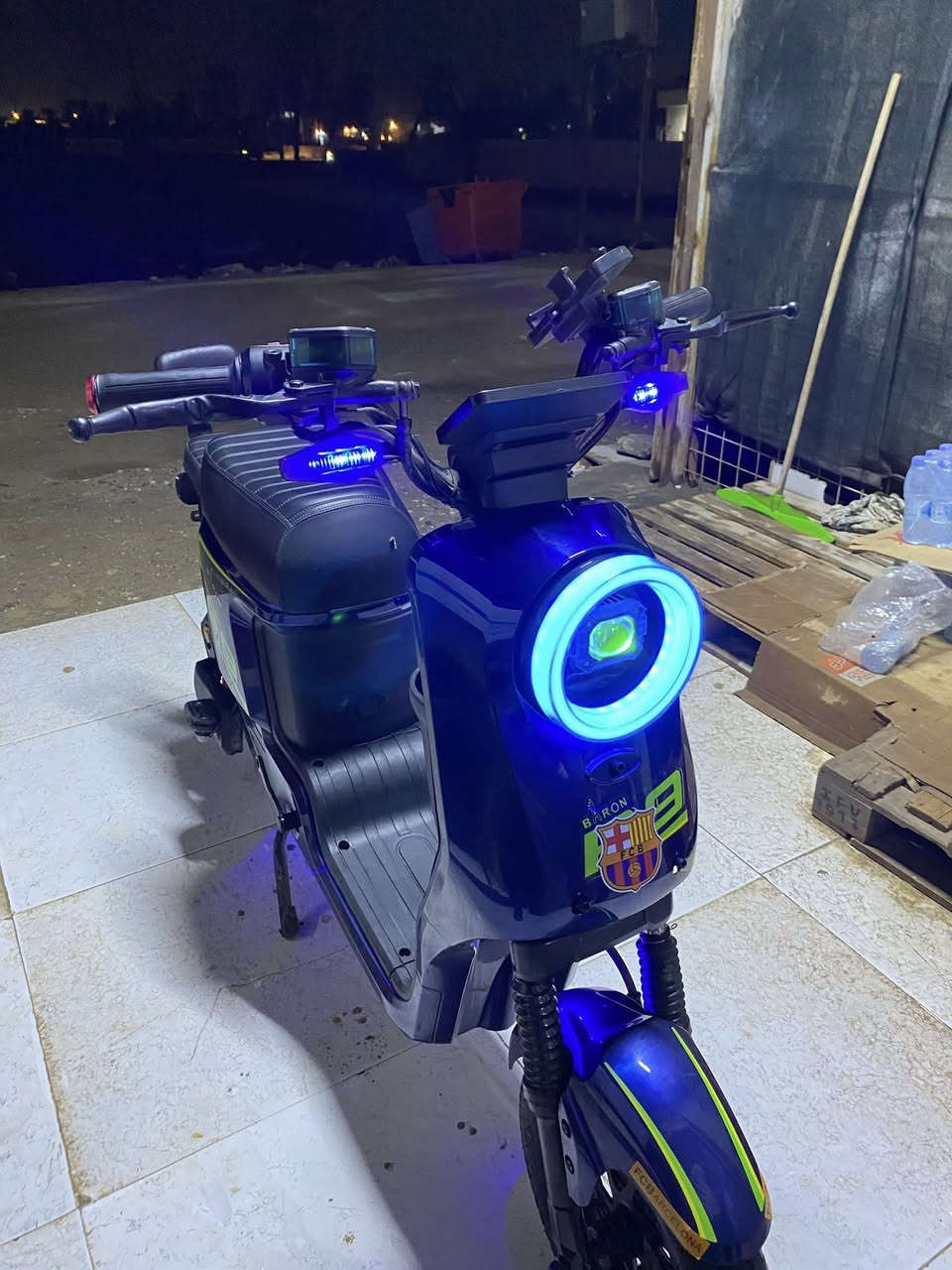 سلام عليكم دراجه البيع شحن R9
مديل 2025 حديث 
بطارياته 33امبير  
كلشي شغال بيه 
دراجه مال بيت يعني ما مستقدمه هواي بعده جديده 
سعر 425 وبيه مجال بصيط حك الجيه
***********
