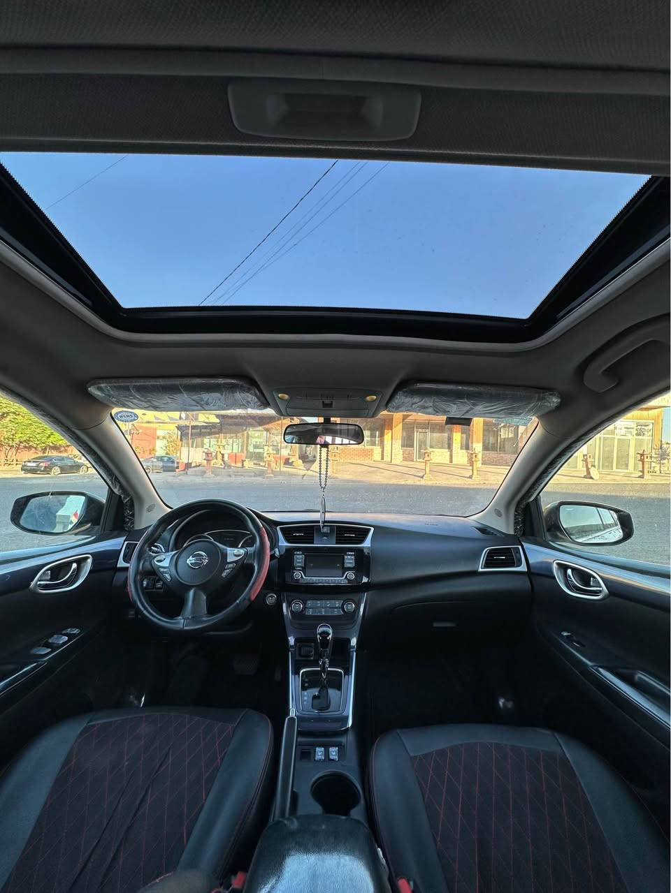 نیسان سێنترا ٢٠١٧
‏SR TURBO
سێ (مۆد لێخوڕین .sport.eco.normal )گێڕ عادی و ئۆتۆماتیکە.سوکان ڤۆلیۆمە .تەحدید سورعەیە. سەدەفە سەیارەکە .سلەیدە. لەیت عەدەسەیە. ویل کەپی بیلەدە. کوشن هیتەرە . سەنەوی تازەیە تا ٢٠٢٩ . ١٤٠ هەزار ڕۆشتوە
بیلەد سپۆرتە
سەیارەکە زۆر پاک ماوەتەوە دوو پارچە بۆیاخی هەیە چاملخی دواوەو سنوق وەک شەریکە چاکراوە دەعمەکەی   خەفیفە سەیارەکە هیچ ماسرۆفی نیە،
سعر 125$
***********
*********** شمشمل, السليمانية
