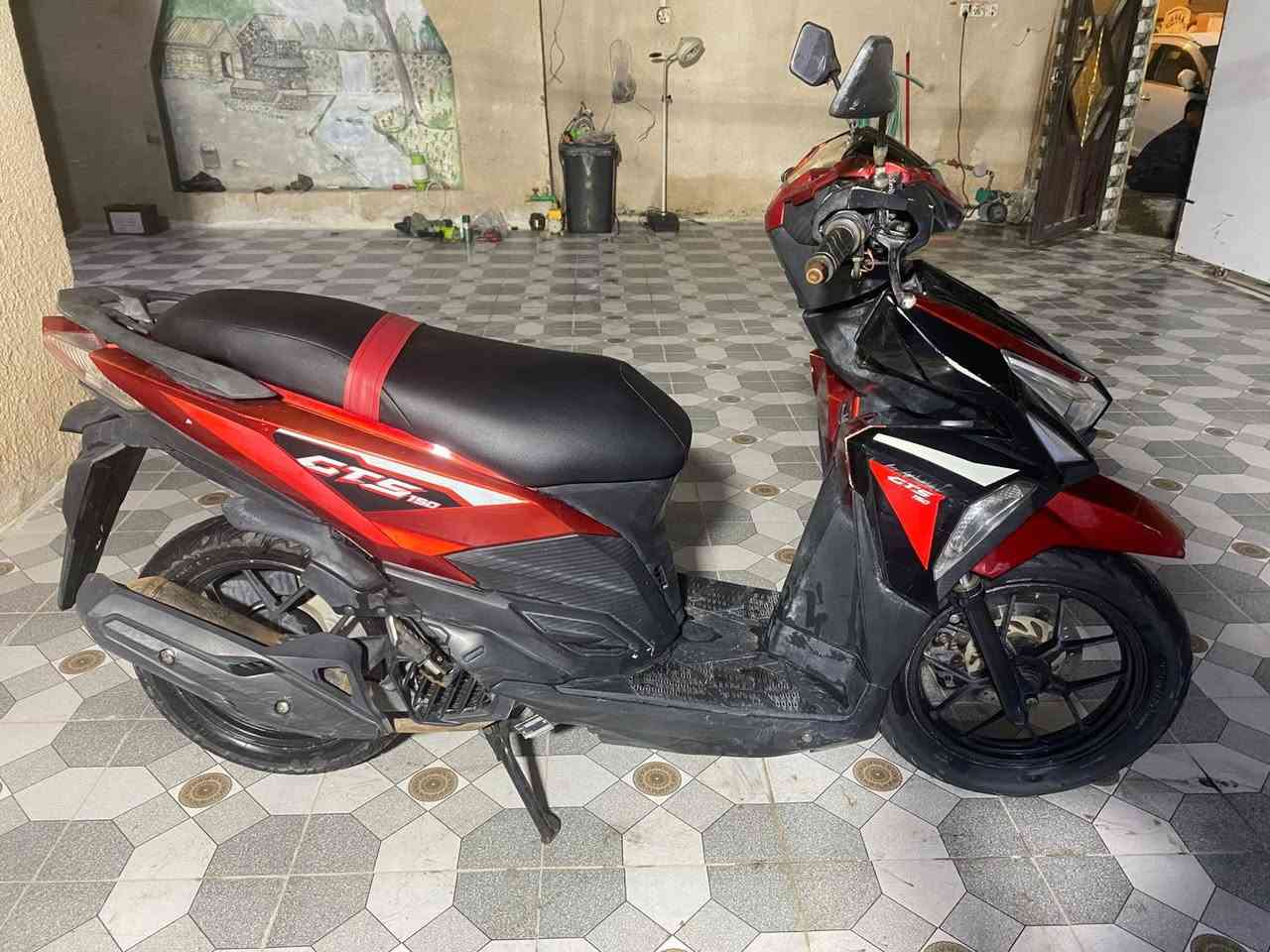 السلام عليكم جيتي فايف نضيفه ما بيها نقص مكينه بلاديه سعر ٥٠٠ بيها مجال بسيط  رقم ***********
