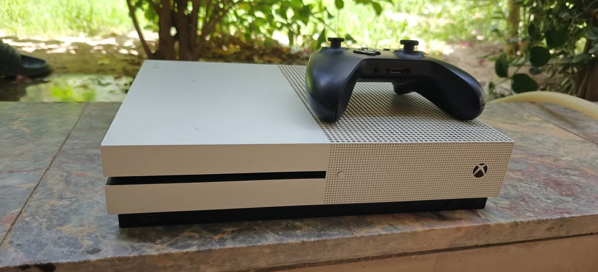 Xbox one s | اكس بوكس ون اس
الذاكرة 1T يجي وياه جوستكات عدد 2 واحد مال ون والثاني مال سيريس وياه Ups حجم 850 جهاز مابيه اي شي سعر 250 مكاني الناصريه الاسكان الصناعي


**إذا كنت صاحب هذا الإعلان وتريد حذفه لأي سبب، رجاءا أرسل رسالة إلى الدعم الفني**