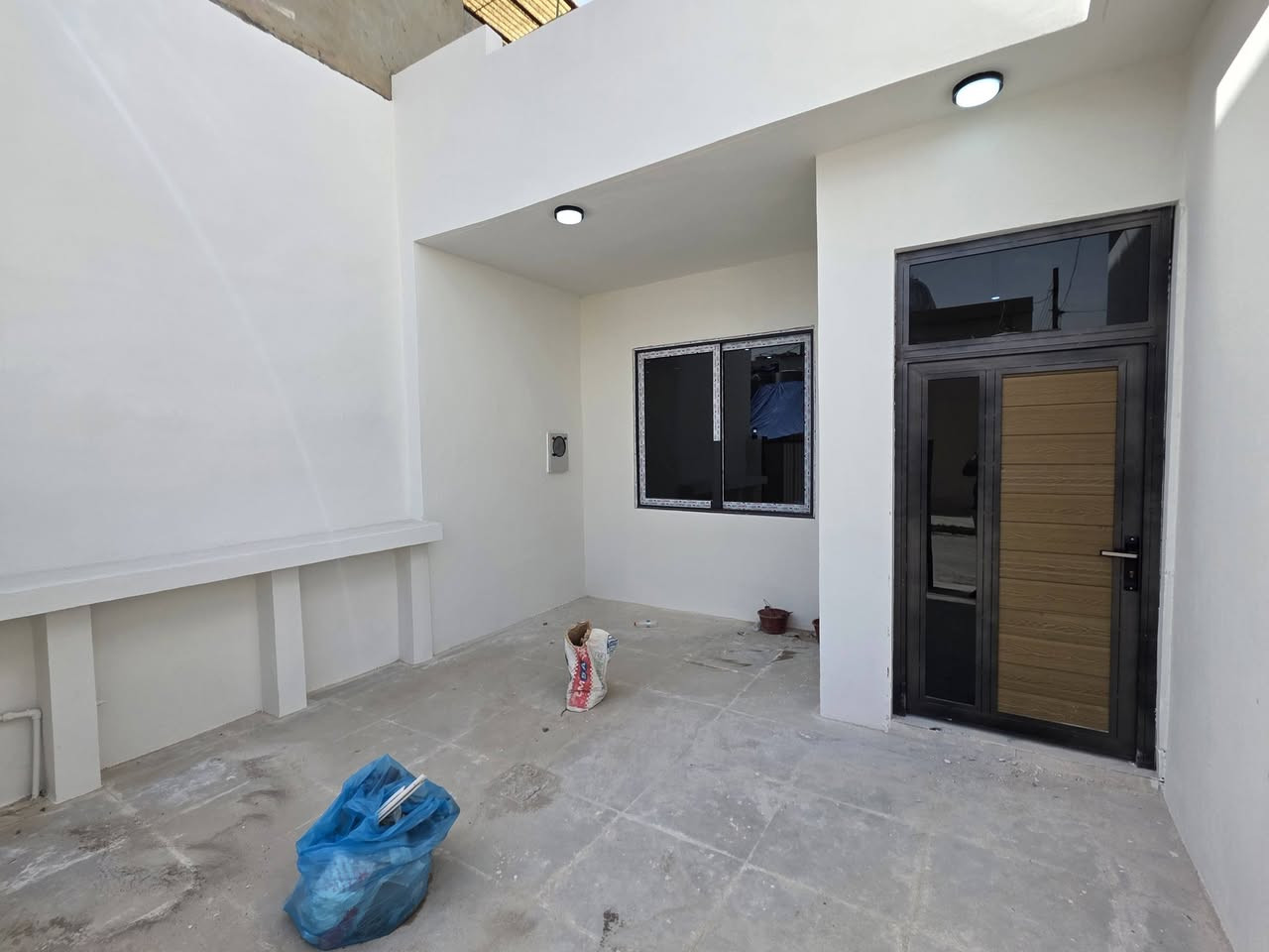 #دارللبيع 🏠 zero
#المساحة :-  100متر  10×10 
#واجهة  الدار :  10متر
#الموقع :-  بنجاعلي قرب جامع گیلاني و قرب شارع عام و قرب سوك

#تفاصيل الدار 🏡 
_ ط/١
- استقبال 
- هول 
- غرفة نوم 
- مطبخ بارد
- مطبخ حار 
- صحيات 
- كراج سيارة.
- درج خارجي
نضام دكت ثقوف مغربي 

     
#للأستفسار الأتصال على الارقام التالية :-🔶️
 📞 *********** 📲
 📞 *********** 📲
أو مراسلتنا عبر { فايبر ــــ وتساب ــــ 📲} 
أو مراجعة #مكتب شوان للعقارات والمقاولات الكائن في الحرية علاء سايدين بنجاعلي مقابل جامع عبداللة و حديقة مثلاث
{  #نتشرف #بزيارتكم }
