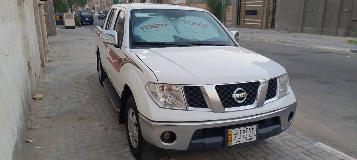 السلام عليكم نيفاره للبيع موديل ٢٠١١ كير عادي رقم بصره محرك مفتوح لا ينقص ولا يبخر بيهه مكانين صبغ وبخشم الجاملغ الايمن الباقي مكفول حداده جديده تخم تاير جديد هسه شاده منظومة تبريد جديده شادلهه منضومة غاز يعني ماكو صرف مكاني البصره أبو الخصيب حمدان السعر ١٠٥ وبيهه مجال***********
