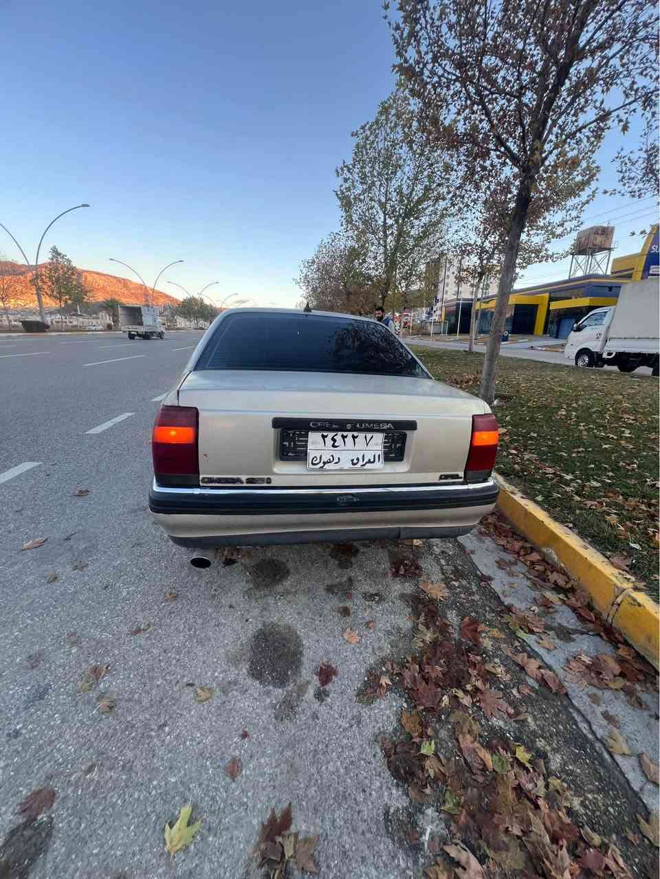 اوميكا موديل ٩٢ حجم ٢٠ 
كير عادي واربع جامات كهربائي
قوديك هم كهربائي 
مكانها دهوك داخل دهوك 
بدون دعم و بدون صبغ بدون ضربه
بيها شويه تكحيل 
تحويل وكاله بكيفك وباسمنا 
سعرها ٣٤ ورقه 
*********** بيها واتس دهوك, العراق
