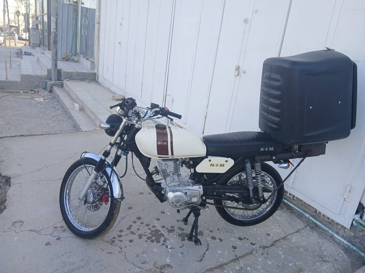 السلام عليكم دراجه اربعه كير نامه مديل 23 نضيفه وحلوه ومامعتازه شي مال بيت وشادله صندوق مجرد للمسواك البيت الماطور نضيف كلش وسله مالته الاصليه هم موجوده الدراجه دسك بلادي اصلي  الدراجه أوراق كامله واصوليه وكيله العارضي
التواصل عل رقم او عل خاص ***********   السعر 850 وبيه مجال قليل
