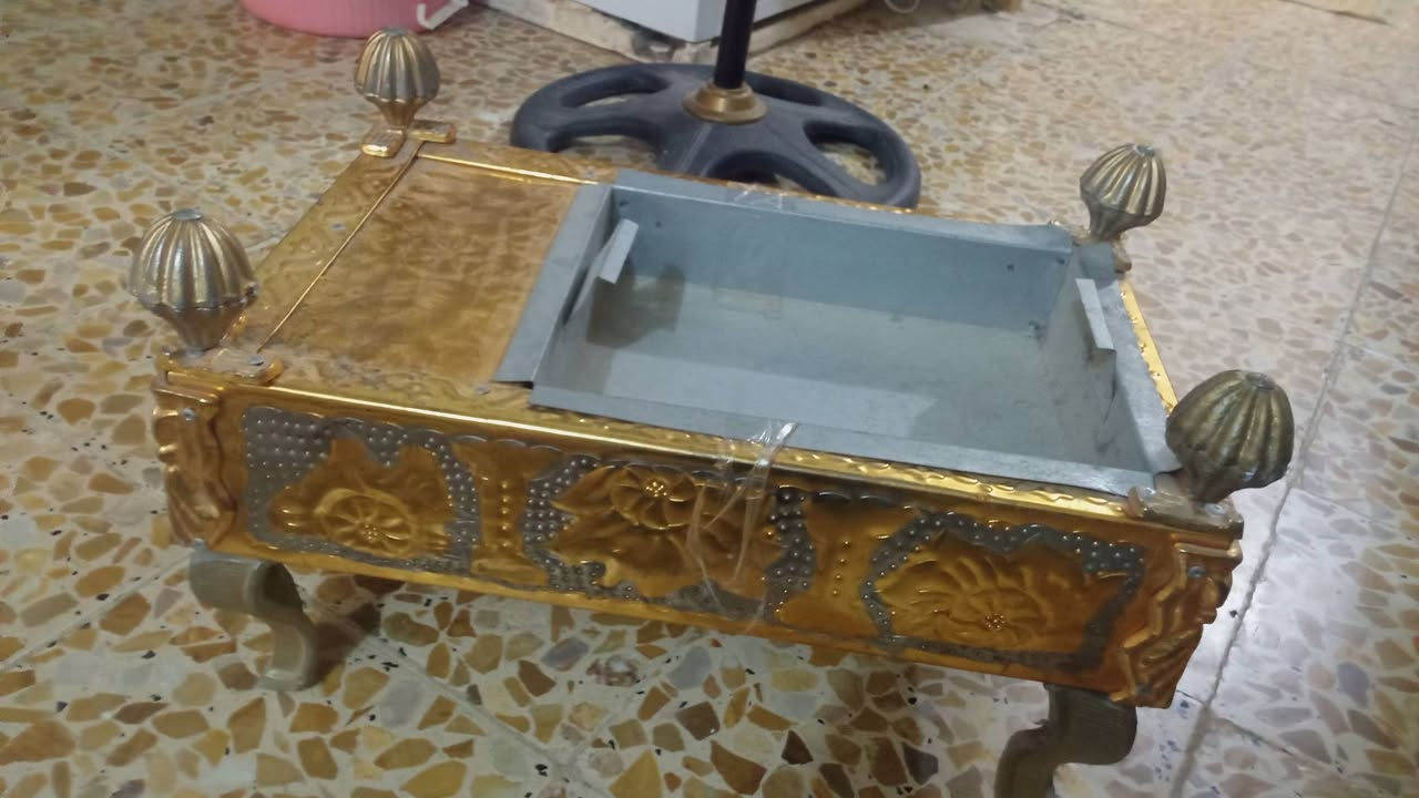 منقله مطيف العمل القهوه تعمل على الفحم للبيع 
مكني في سبع البور ***********على الوتساب
