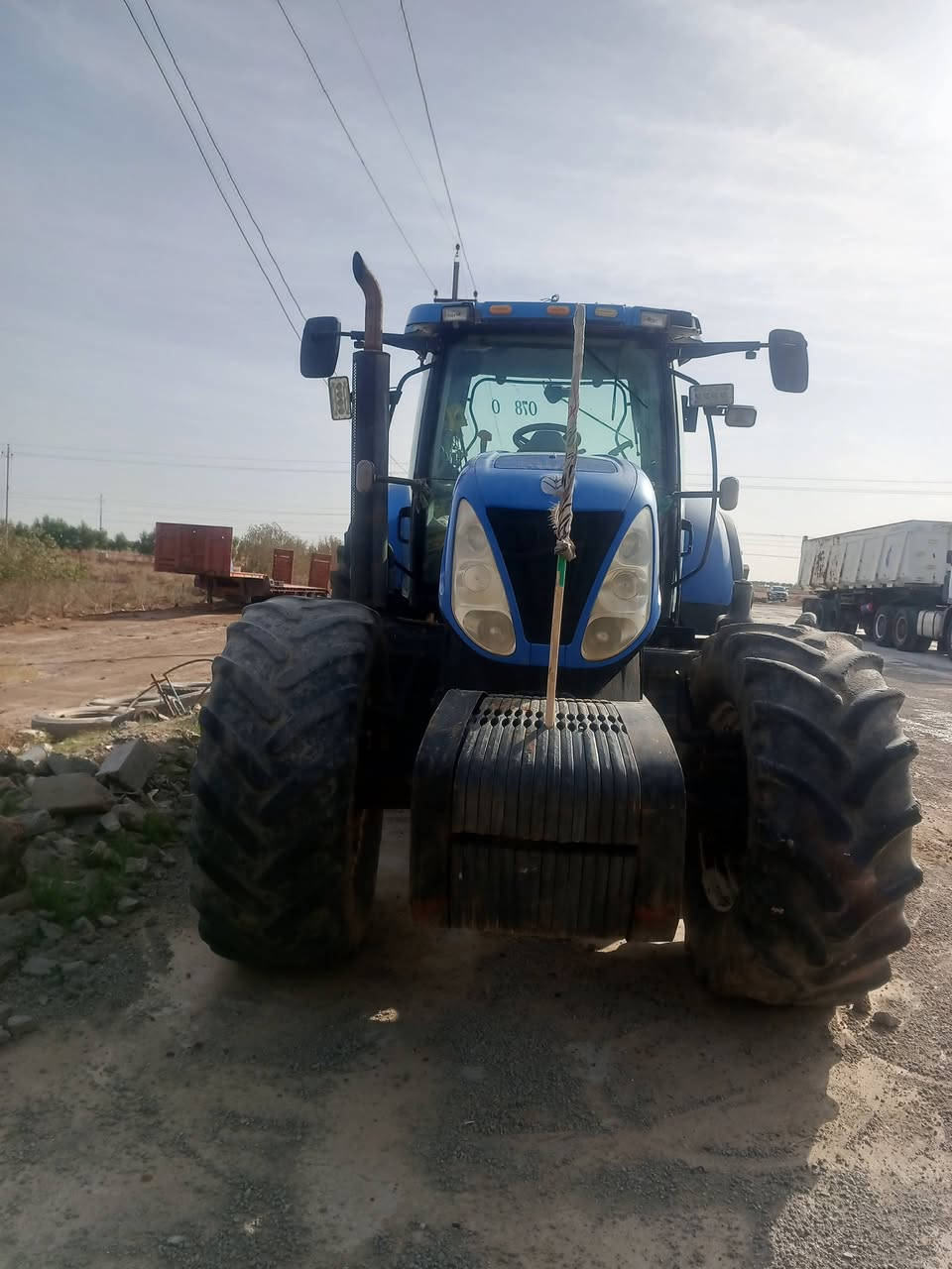 سلام عليكم نيو هولند 7050عصا 2008عداد 11الف سعر 460ورقه او بيه مجال رقم دهوك ***********
