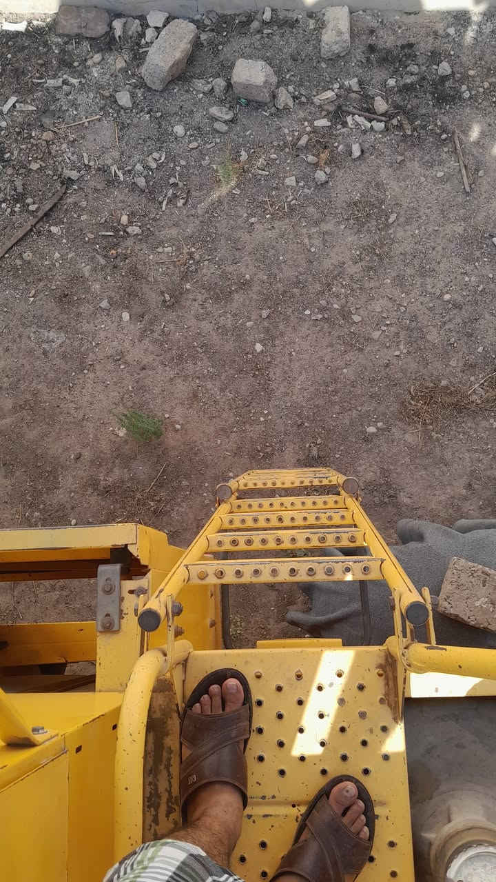 حاصدة نيوهلند موديل ٢٠٠٥ طبلة ١٧ تك درام مديومة كامل حاصدين ٤٠٠ دونم فقط السعر ٧٥ مليون العنوان موصل قضاء تلكيف ***********
