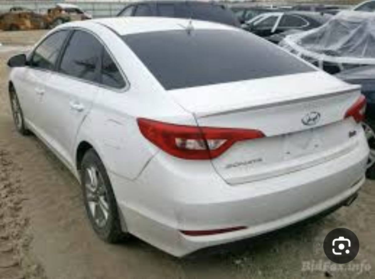 سلام عليكم سوناتا للبيع موديل 17 بيها صبغ بالقماره اثر تكشير من جهة الجامه الاماميه والخلفيه
بيها بارد باب العبري الايسر 
البنيد بيه مقدار شبر صبغ تريد وكاله او تحويل/ ***********/ سعر 107
