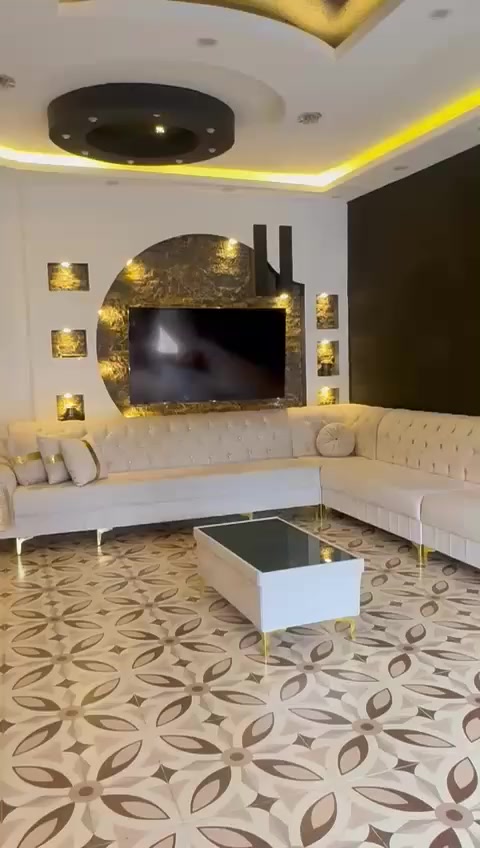 سلام عليكم✨
عندي هاي ديوان تفصال مال بيت نظيف اي عيب مابي ويا طبله وسطيه  وكوشات  ايضآ كامل للبيع شراي تعال خاص او خابر رقم***********عنوان كركوك⚠️
