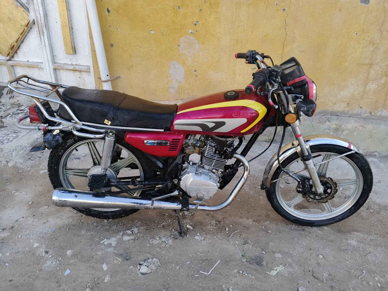 دراجه 5كير نضيفه واوراق مديل 2020 دراجه حلوه 
مكاني نجف سعر 500 وبيه مجال بصيط ***********
