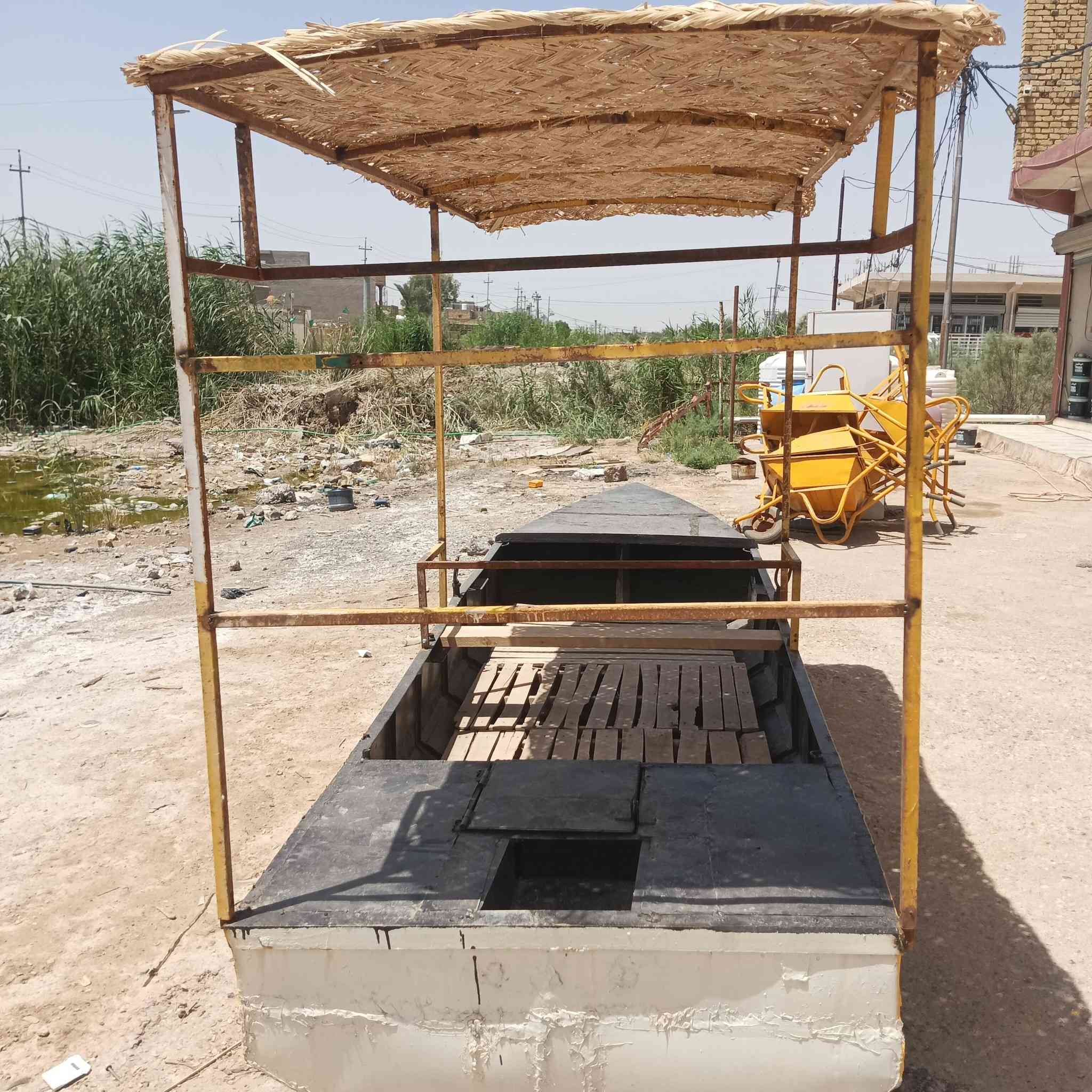 بلم طول 5 وربع عرض متر وربع مبدل طابگ بليت مغلون ويا مجاذيف والفرشة والقمرية تتفصخ براغي سعرة 600 وبي مجال مكاني كوت شراي اتصل ***********

