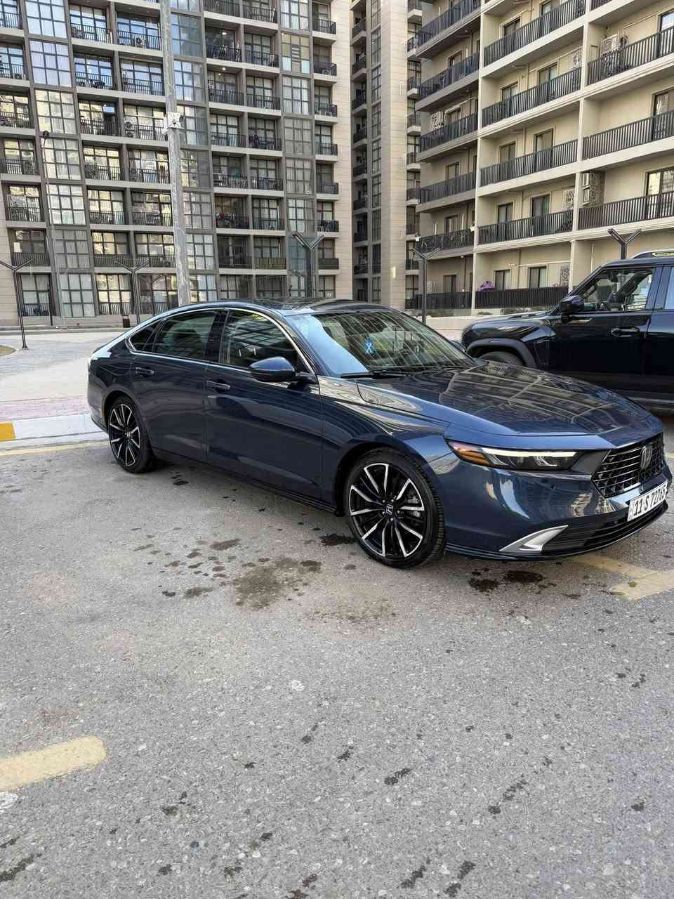 السلام عليكم هوندا اكورد تورنك موديل 25 لون بحري جديد صور الحادث بل منشور صبغ بس جاملغ بارد بل باب والبنيد  ماشية 17 الف السعر 220$  ***********
