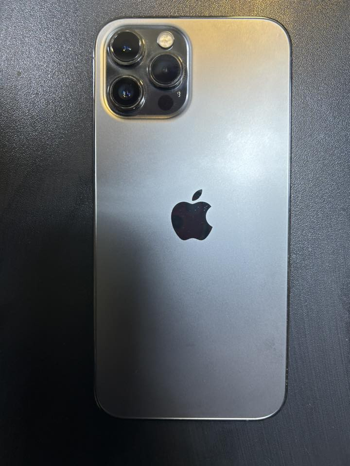 ايفون ١٢برو ماكس ٢٥٦
بطاريه ٨٣ 
بلادي بدون اي تصليح
مكفول من كل النواحي
مع شاحنه اصليه
السعر ٥٣٥
مكاني بغداد الامين
للاتصال
***********
