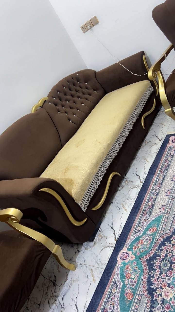 تخم عشر مقاعد للبيع خشب زان وفول بولستر


**إذا كنت صاحب هذا الإعلان وتريد حذفه لأي سبب، رجاءا أرسل رسالة إلى الدعم الفني**