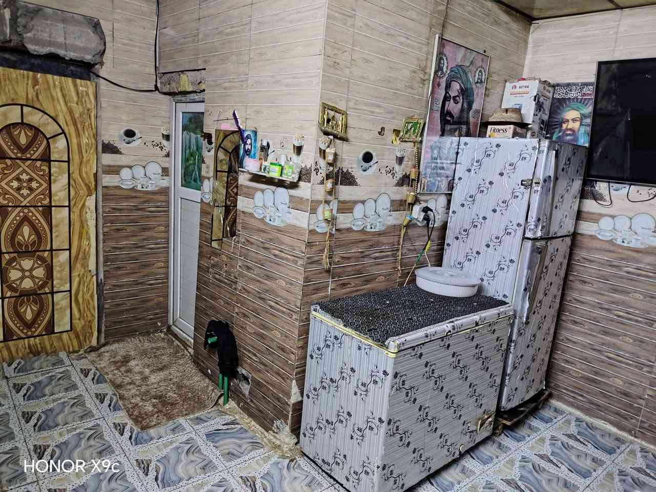 دار للبيع 100 م  مناسب 
في منطقة الرستمية قرب أسواق العتابي شارع الملعب 

البيت كامل كهرباء و مي و مجاري
السعر 23 وبي مجال
للاستفسار ***********
