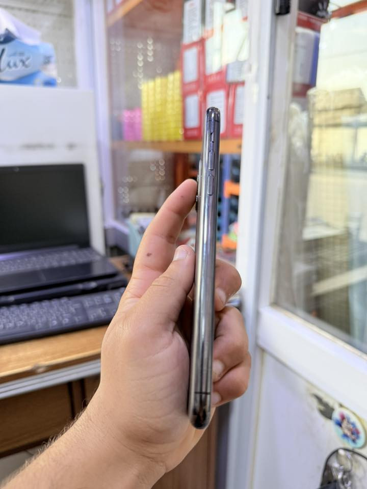 ايفون 11 برو ماكس بلادي
الـجـهـاز نظيف زلغ مابيه مكفول 
 انطيك ظمان اسبوع 
آلـــــون ؛  اسود فحمي
ذاكـــــره ؛ 256
نـظـافـــه؛  99
بـطـاريته؛  92 
نـمــوذج؛  M
جهاز كل شغال ومابيه اي خلل مكفول عل ظمان
مكاني البصرة 
***********
